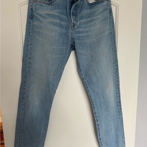 Levi’s cropped jeans
